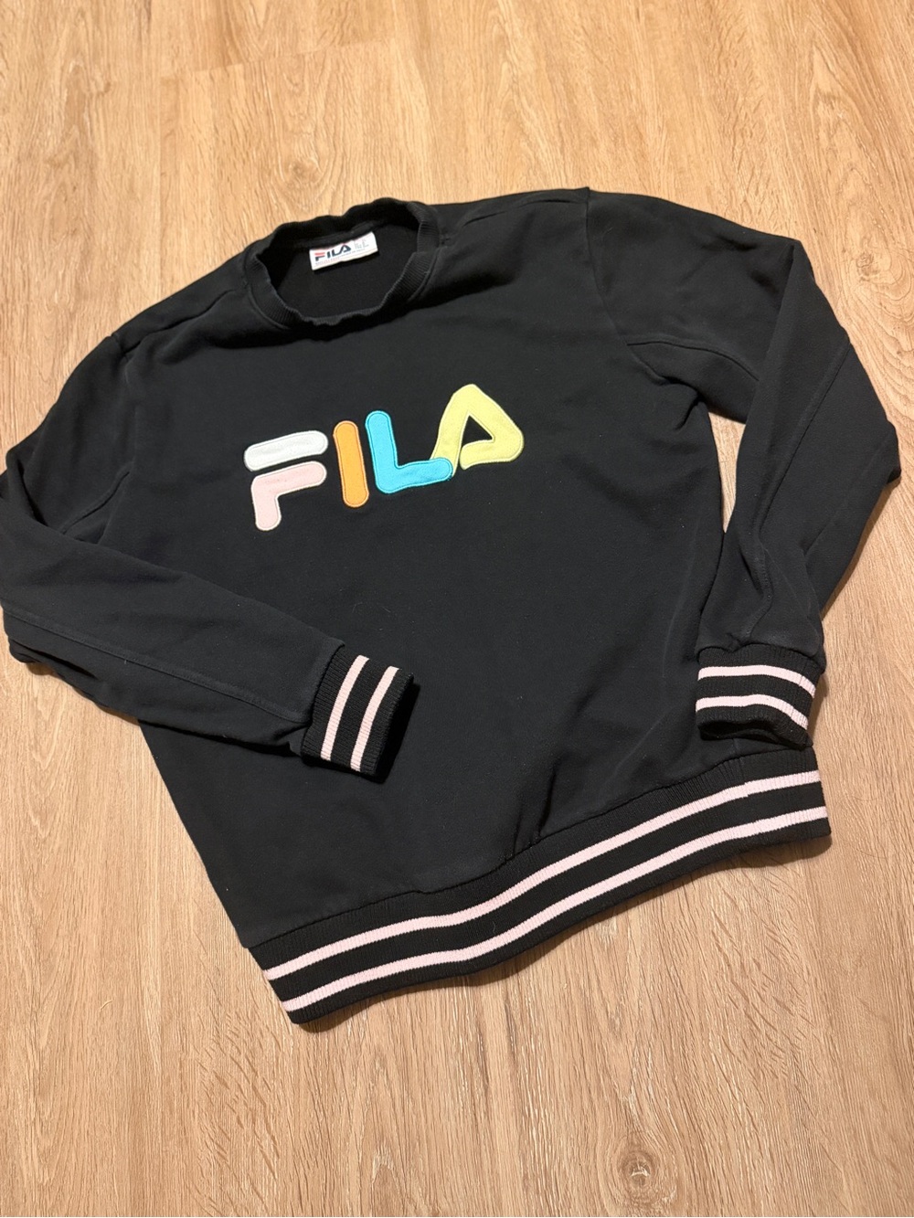Fila Crewneck y2k Black Sweater with Pastel Multicolor Logo
